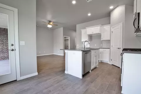 Entry Way - 2800 Heather Hvn, Moore, OK 73160 photo 1 of 2