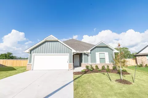 Exterior - 2800 Heather Hvn, Moore, OK 73160 photo 3 of 21