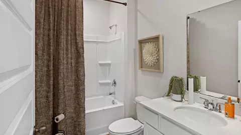 Bath - 1235 Eidson St, Athens, AL 35611 photo 1 of 3