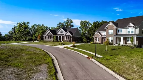 View/Area - 2705 Buckridge Dr, Cincinnati, OH 45233 photo 4 of 38