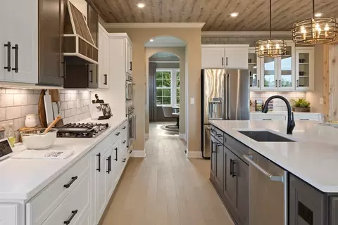 Kitchen - 2705 Buckridge Dr, Cincinnati, OH 45233 photo 4 of 13