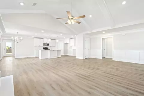 Living - 281 Heath Ridge Rd, Dothan, AL 36305 photo 2 of 3