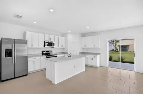 Kitchen - 3526 Ambersweet Xing, Parrish, FL 34219 photo 1 of 4