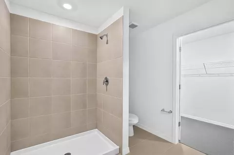 Bath - 3526 Ambersweet Xing, Parrish, FL 34219 photo 1 of 2