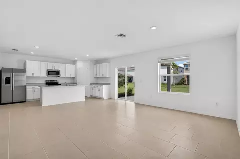 Living - 3526 Ambersweet Xing, Parrish, FL 34219 photo 2 of 2