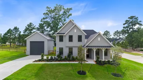 551 Black Bronco Rd, Magnolia, TX 77354
