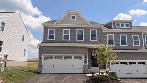 1004 Madisyn Ln, Valencia, PA 16059