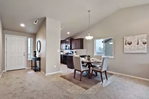 Entry Way - 141 Bitters Lp, Grandview, WA 98930 photo 1 of 2