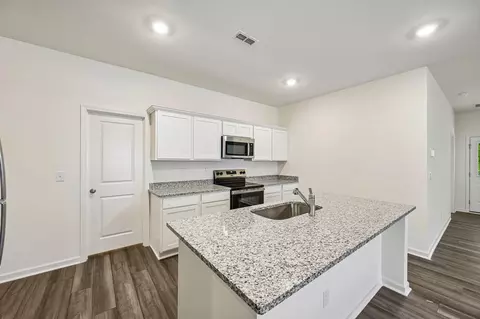 Kitchen - 869 Hanford Landing Dr, Graham, NC 27253 photo 4 of 5