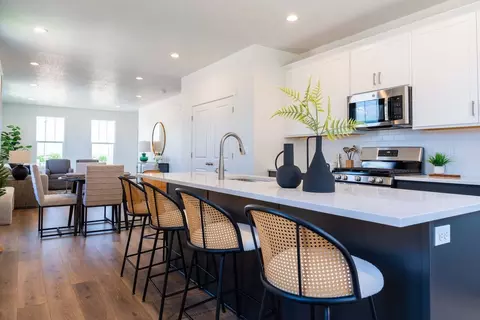 Kitchen - 1833 W 1150 N, Layton, UT 84041 photo 5 of 9
