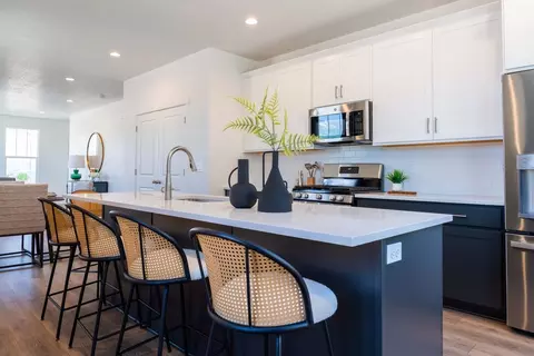 Kitchen - 1833 W 1150 N, Layton, UT 84041 photo 4 of 9