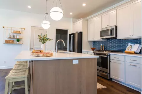 Kitchen - 1833 W 1150 N, Layton, UT 84041 photo 8 of 9