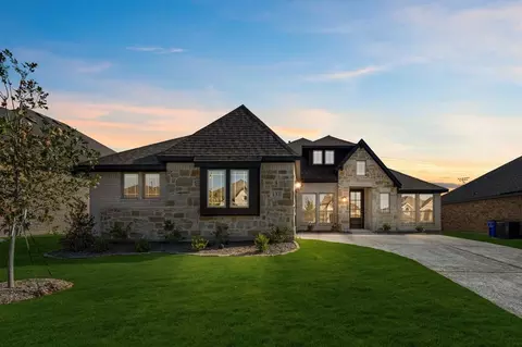 131 Red Cedar Ct, Balch Springs, TX 75181