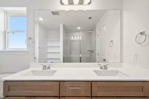 Bath - 6570 Marsh Ln, Buda, TX 78610 photo 2 of 4