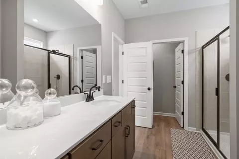 Bath - 8757 Meadowvale Ct, Ooltewah, TN 37363 photo 1 of 1