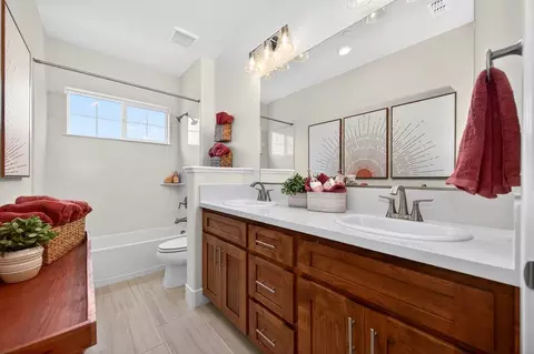Bath - 3932 Switchgrass Rd, Placer One, CA 95747 photo 13 of 21