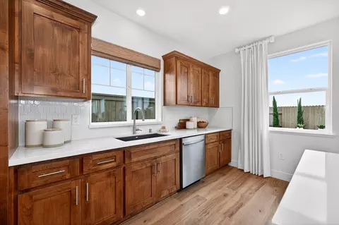 Kitchen - 3932 Switchgrass Rd, Placer One, CA 95747 photo 12 of 26