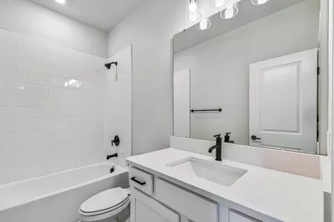 Bath - 1754 Satilla Ave, Saint Cloud, FL 34771 photo 2 of 2