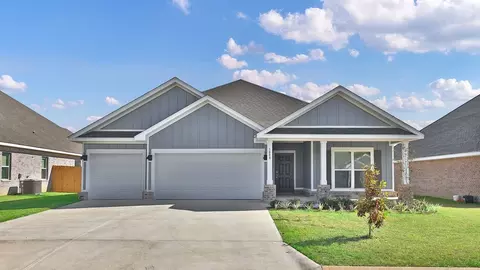 Exterior - 5703 Clarity St, Milton, FL 32570 photo 2 of 13