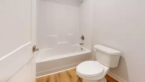 Bath - 94 Jacoby Dr, Fairburn, GA 30213 photo 12 of 17
