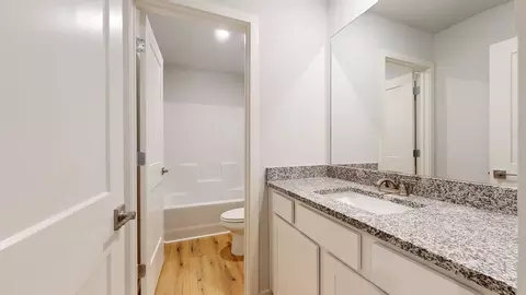 Bath - 94 Jacoby Dr, Fairburn, GA 30213 photo 8 of 17