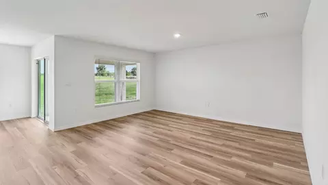 Living - 8717 SW 46th Ter, Ocala, FL 34476 photo 4 of 7