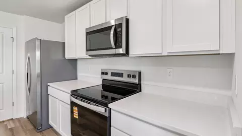 Kitchen - 8717 SW 46th Ter, Ocala, FL 34476 photo 4 of 7