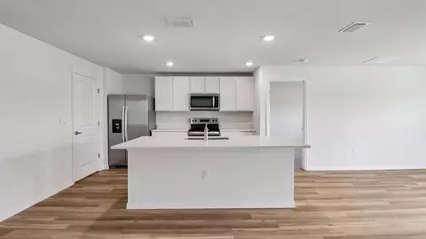 Kitchen - 8717 SW 46th Ter, Ocala, FL 34476 photo 3 of 7