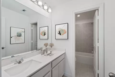 Bath - 1005 Rountree Ct, Celina, TX 75009 photo 1 of 3