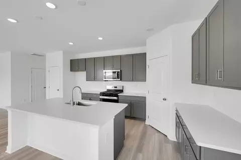 Kitchen - 208 E Millbrook Dr, Spring Hill, TN 37174 photo 10 of 11
