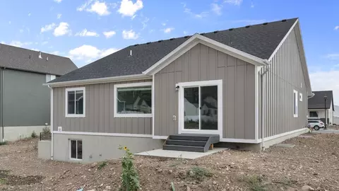Exterior - 718 N 1600 E, Salem, UT 84653 photo 7 of 19