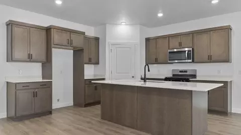 Kitchen - 718 N 1600 E, Salem, UT 84653 photo 1 of 7