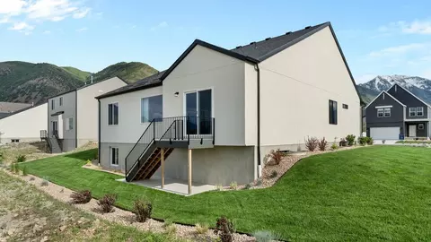 Exterior - 718 N 1600 E, Salem, UT 84653 photo 13 of 19