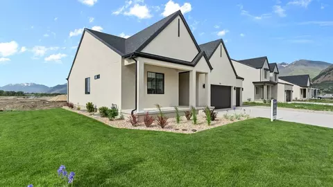 Exterior - 718 N 1600 E, Salem, UT 84653 photo 2 of 19