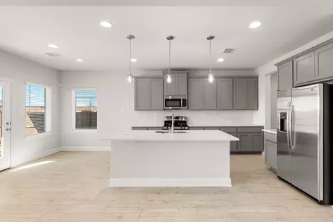 Kitchen - 1101 Trinity Rail Rd, Anna, TX 75409 photo 5 of 10