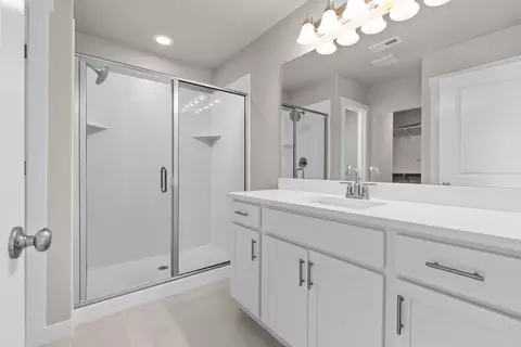 Bath - 6417 Vernon Dr, Eagle Mountain, UT 84005 photo 2 of 6