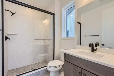 Bath - 11412 Vibrato Ln, Lone Tree, CO 80124 photo 6 of 6