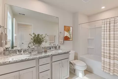 Bath - 890 Vinewood St, Sumter, SC 29154 photo 1 of 2