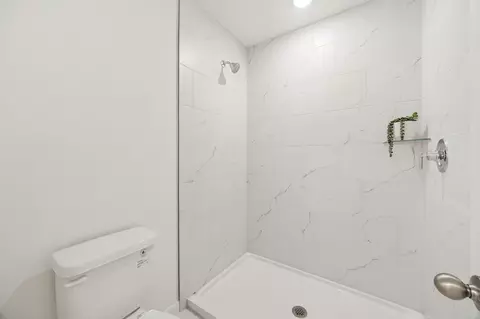 Bath - 5204 Luisa Ct, Saint Cloud, FL 34771 photo 2 of 6
