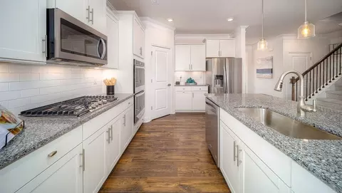 Kitchen - 4033 Samaritan Ln, Denver, NC 28037 photo 6 of 9