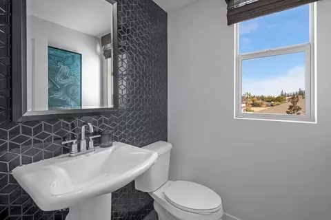 Bath - 1580 Lima Way UNIT 1, Placentia, CA 92870 photo 2 of 3