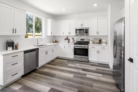 Kitchen - 843 Pecan Tree Ln, Galt, CA 95632 photo 1 of 1
