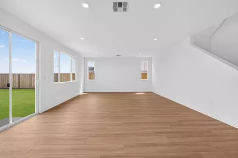 Living - 2873 Dapper St, Tracy, CA 95377 photo 2 of 3