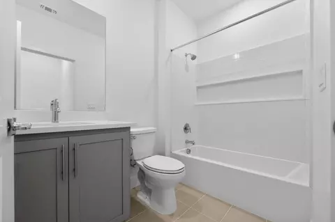 Bath - 2873 Dapper St, Tracy, CA 95377 photo 1 of 2