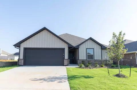 10333 SW 56th St, Mustang, OK 73064