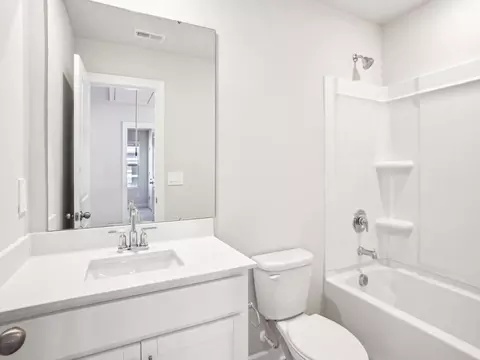 Bath - 3079 14th Ave NE, Conover, NC 28613 photo 2 of 5