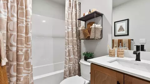 Bath - 21217 SE Pelee Dr, Bend, OR 97702 photo 5 of 5