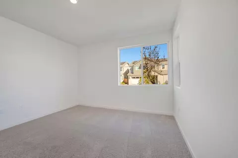 Bedroom - 2558 Lavender Pl, Fairfield, CA 94533 photo 5 of 13
