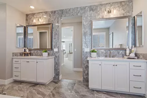Bath - 2558 Lavender Pl, Fairfield, CA 94533 photo 8 of 8