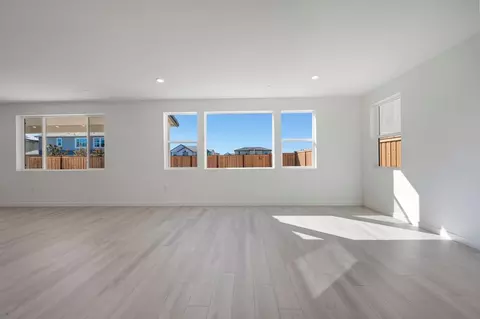 Living - 2558 Lavender Pl, Fairfield, CA 94533 photo 1 of 12